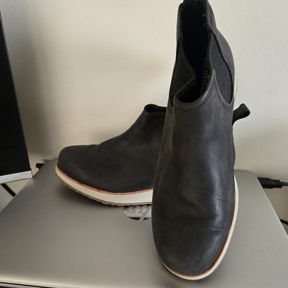Merrell Size 7 Leather Chelsea Boot - Picture 3 of 5